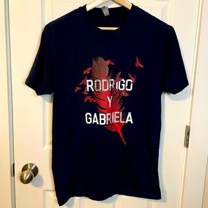 Next Level Rodrigo y Gabriela black feather graphic band tee unisex sz L